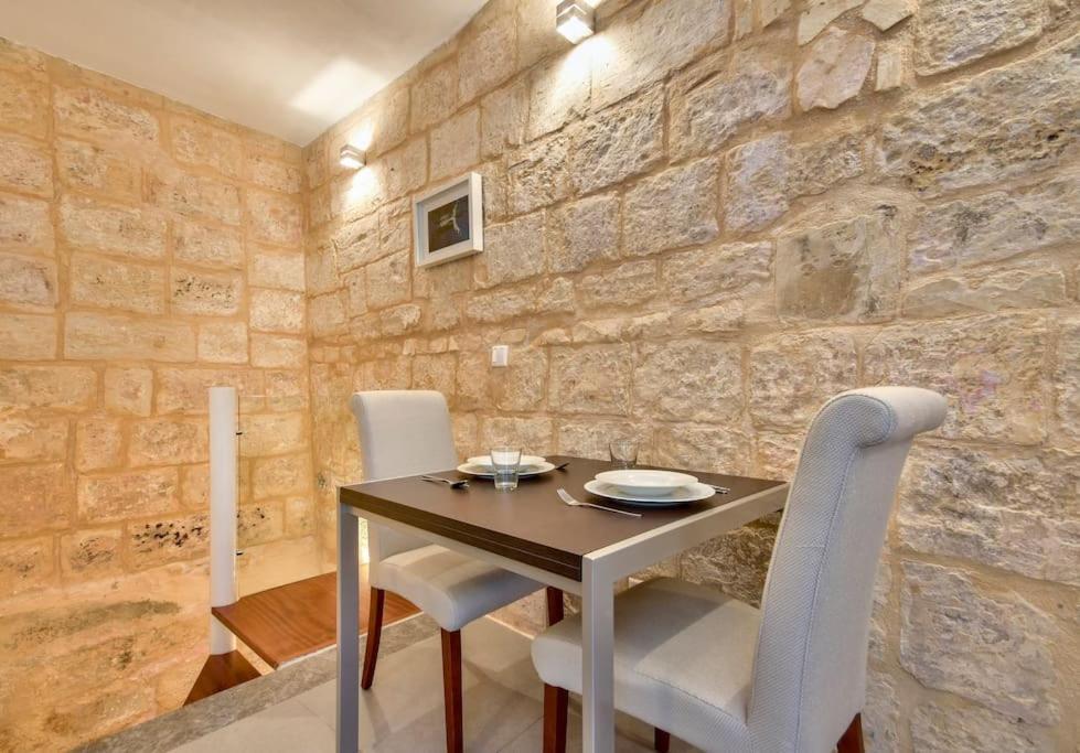 Orangery 101 - Duplex Studio Apartment Valletta Exterior photo