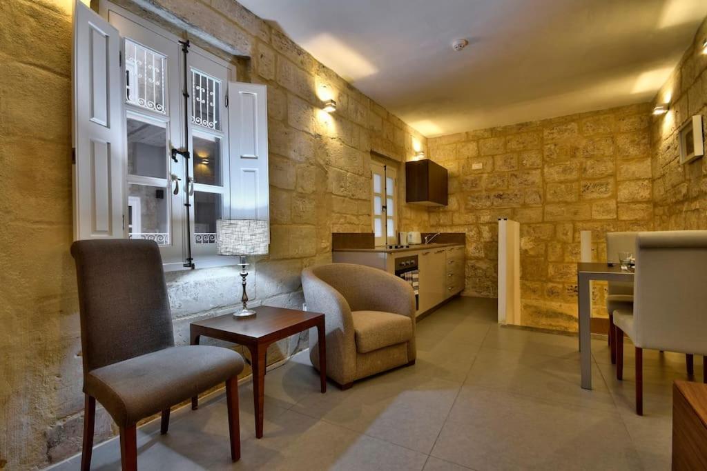 Orangery 101 - Duplex Studio Apartment Valletta Exterior photo